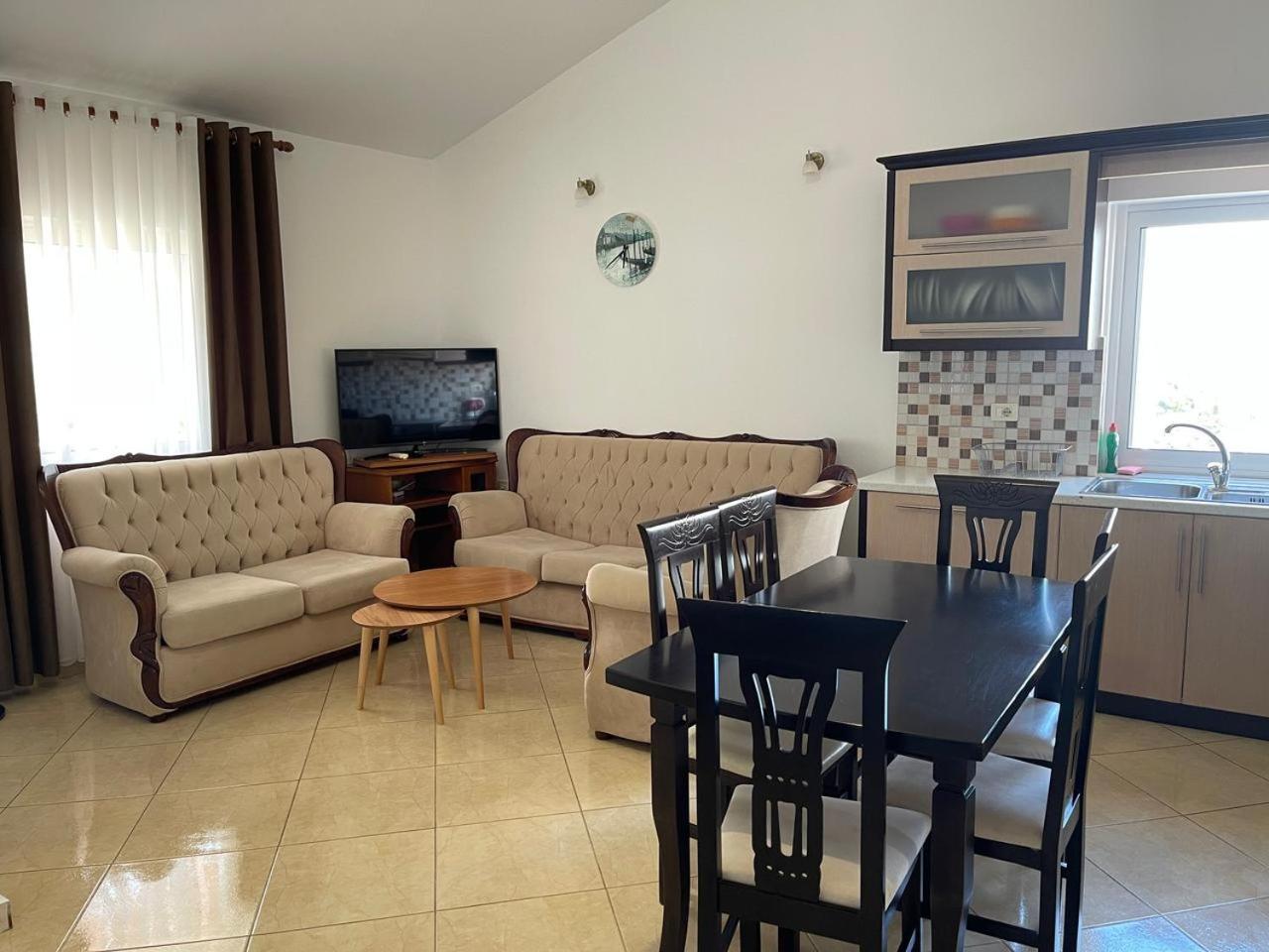 Four Seasons Apartments Ksamil Esterno foto